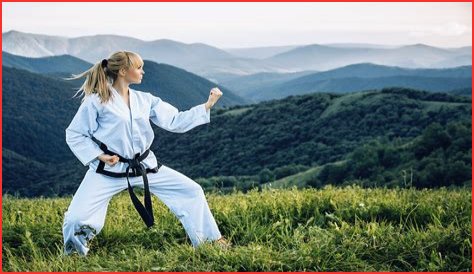 '90s Icon Natasha Henstridge Shares Swimsuit Photo of 